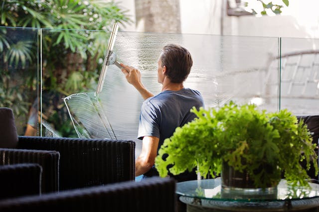 Tips til at holde dine vinduer rene